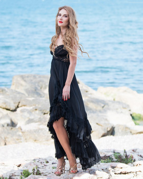 Rochie cu broderie din dantela englezeasca si fuste suprapuse